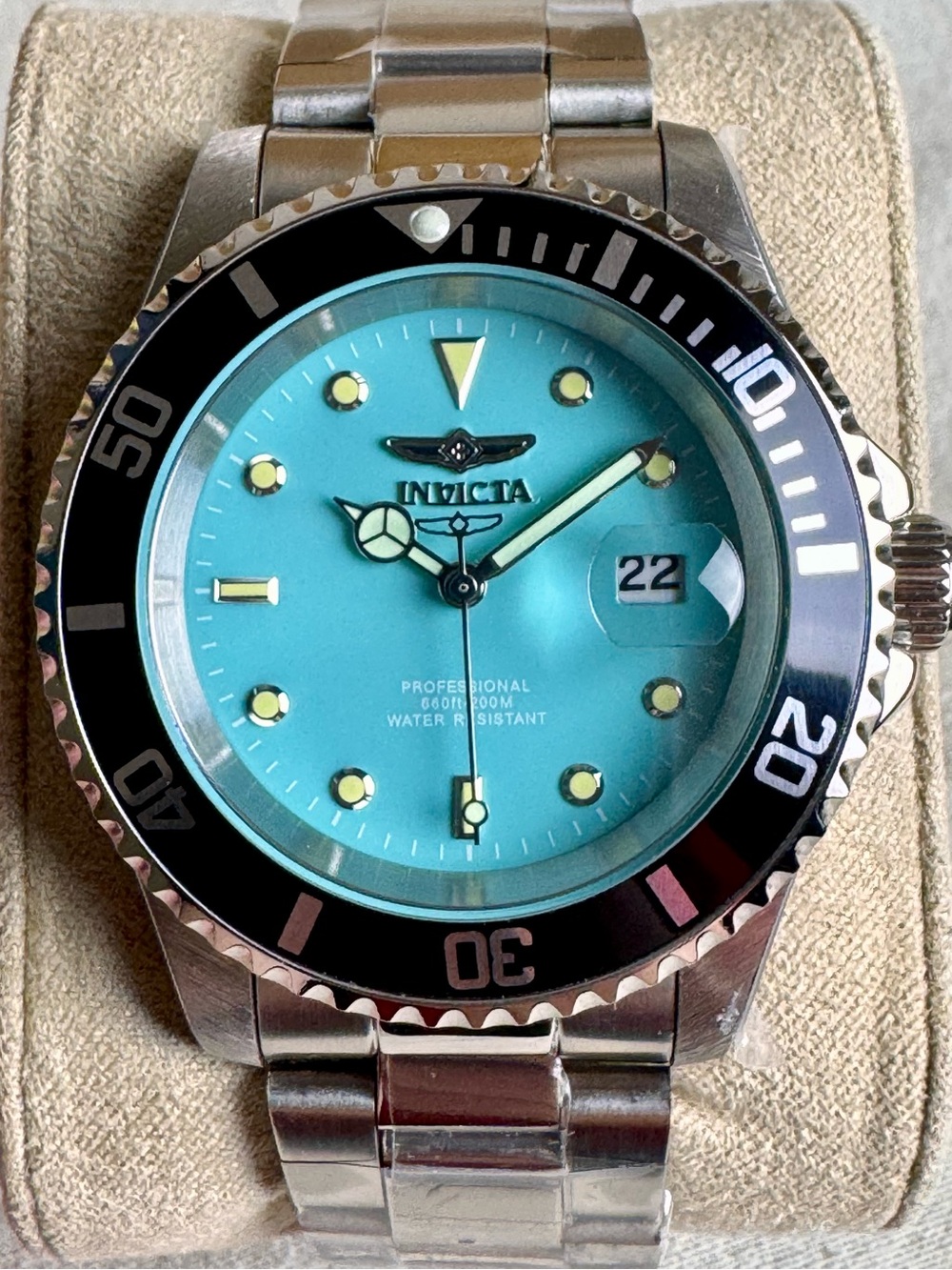 Invicta Pro Diver Tiffany Blue/Black 40mm Quartz Dive Watch 50852 NWT